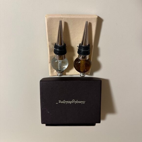 Simplydesignz Other - Simplicity Wine Bottle Stoppers - Clear and Brown